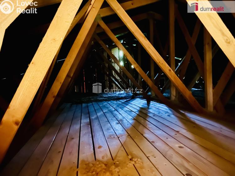 Prodej rodinného domu Zvěstov č. 24