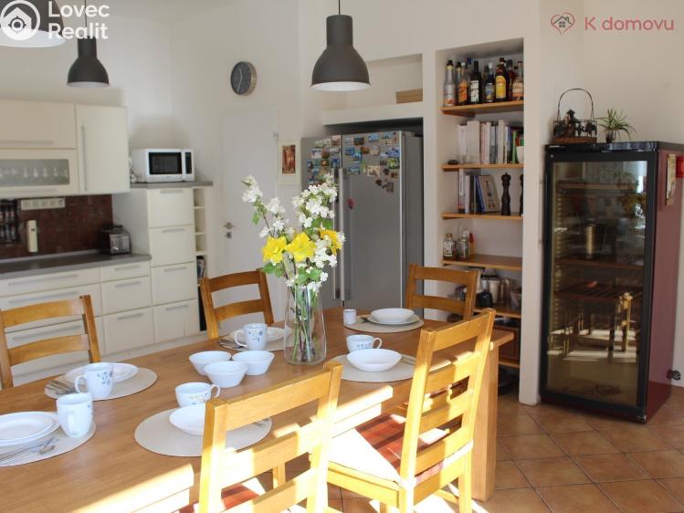 Prodej rodinného domu Káraný, Na Betonce 71 č. 6