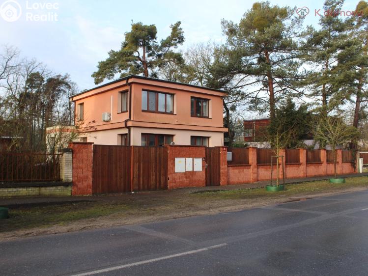 Prodej rodinného domu Káraný, Na Betonce 71 č. 17