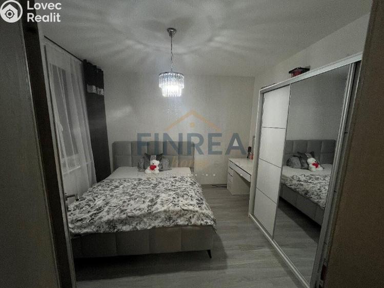 Prodej bytu 4+1 Postoloprty, Jiráskovo náměstí č. 3