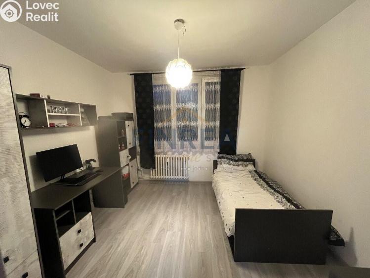 Prodej bytu 4+1 Postoloprty, Jiráskovo náměstí č. 8