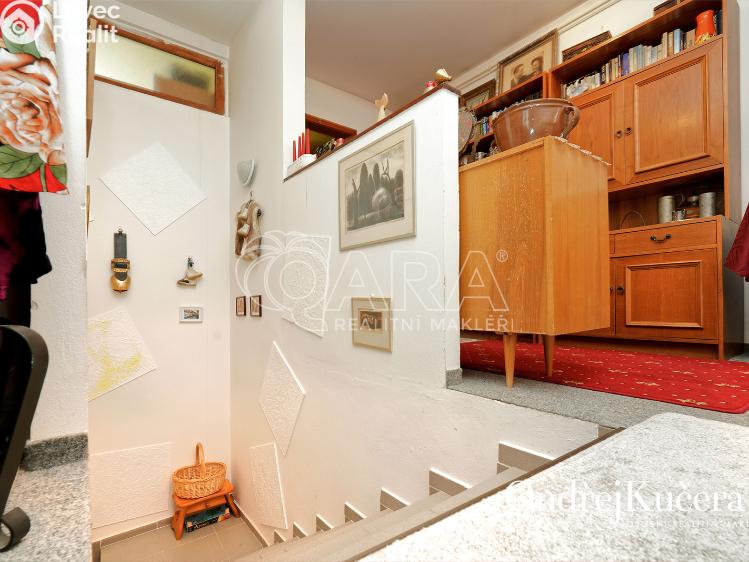 Продаж багатоквартирного будинку Kladno, Osvoboz. pol. vězňů 341 č. 11