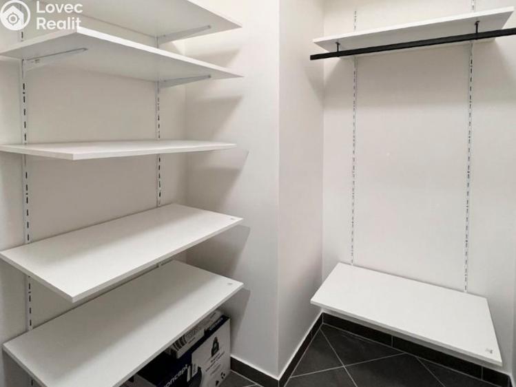 Pronájem bytu 2+KK Praha, Vojenova č. 11