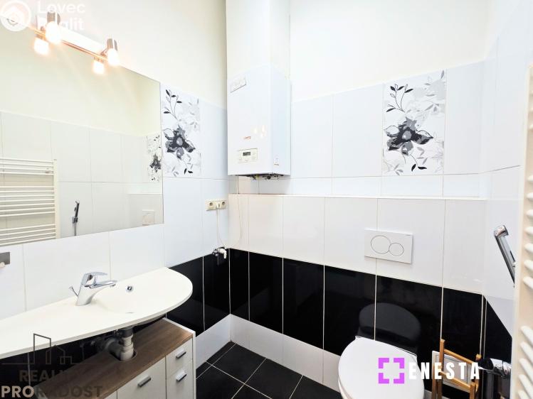 Pronájem bytu 2+1 Praha, náměstí Generála Kutlvašra 590/6 č. 7