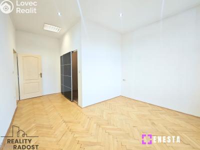 Pronájem bytu 2+1 Praha, náměstí Generála Kutlvašra č. 4