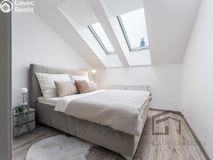 Продаж квартири 2+KK Praha, Pod Labuťkou 949/7 č. 10