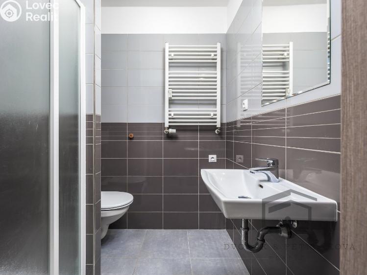 Продаж квартири 2+KK Praha, Pod Labuťkou 949/7 č. 14