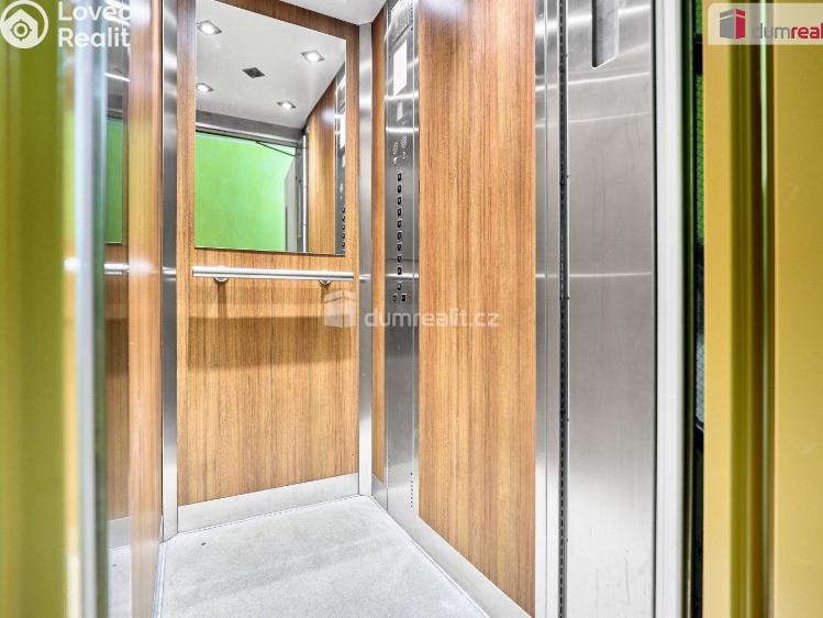 Продаж квартири 3+1 Kynšperk nad Ohří, náměstí SNP č. 18