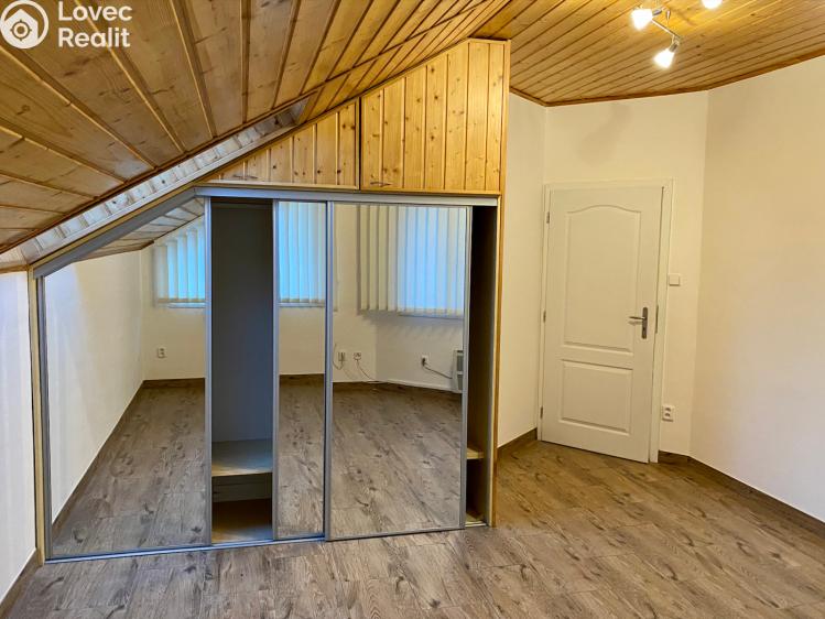 Pronájem bytu 4+KK Moravany, Modřická č. 8