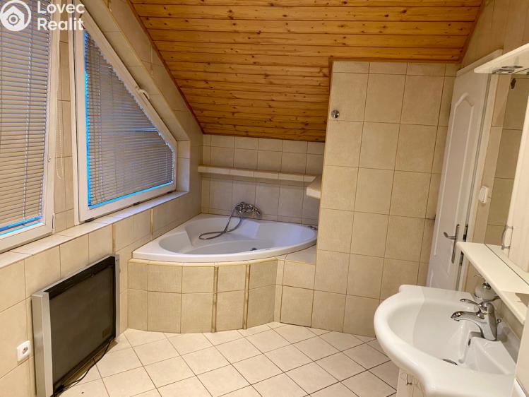 Pronájem bytu 4+KK Moravany, Modřická č. 10