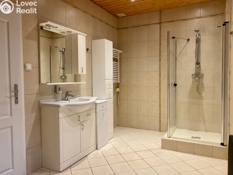 Pronájem bytu 4+KK Moravany, Modřická č. 13