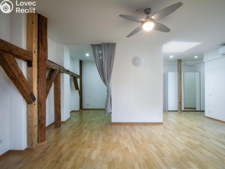 Pronájem bytu 1+KK Praha, Sokolovská č. 10