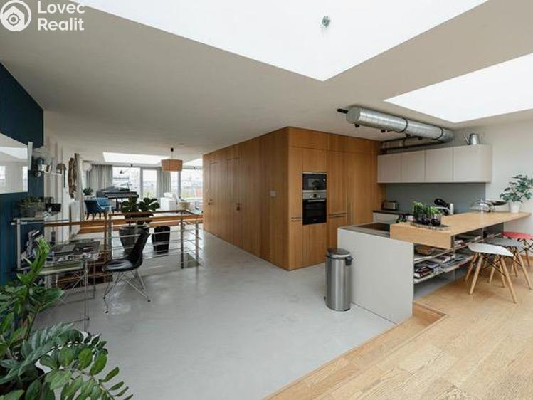 Pronájem bytu 4+KK Praha, Komunardů č. 3