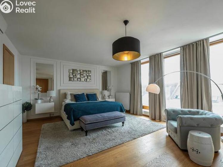 Pronájem bytu 4+KK Praha, Komunardů č. 9