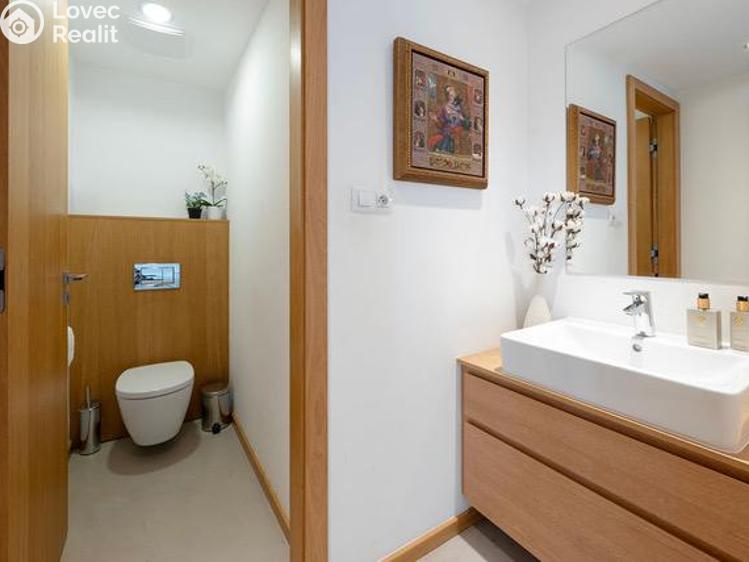 Pronájem bytu 4+KK Praha, Komunardů č. 11