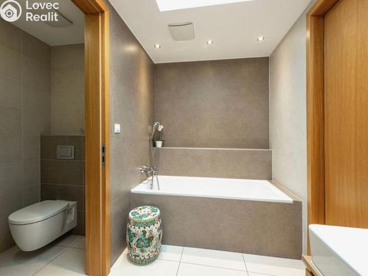 Pronájem bytu 4+KK Praha, Komunardů č. 14