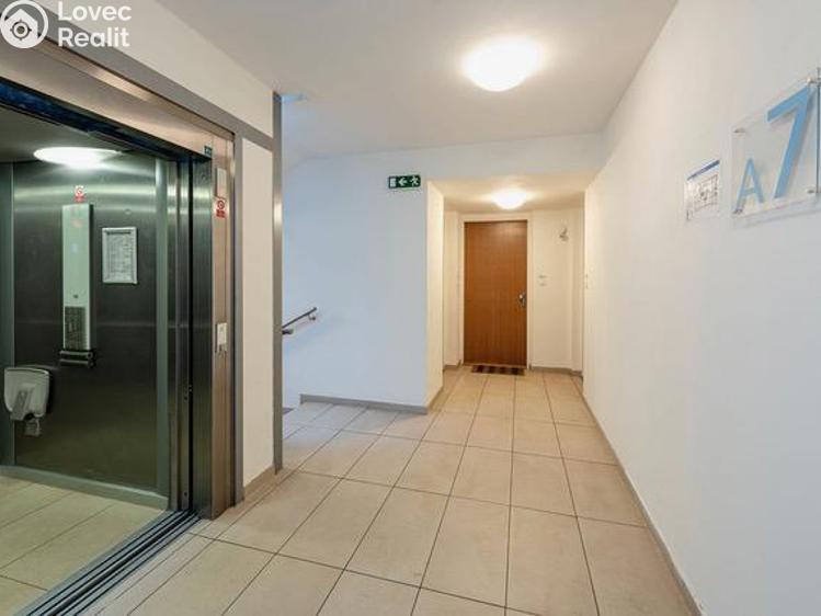 Pronájem bytu 4+KK Praha, Komunardů č. 22