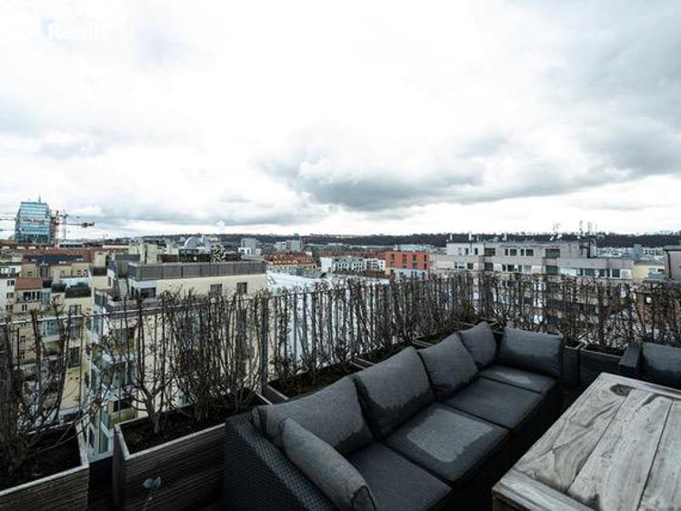 Pronájem bytu 4+KK Praha, Komunardů č. 30