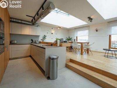 Pronájem bytu 4+KK Praha, Komunardů č. 1