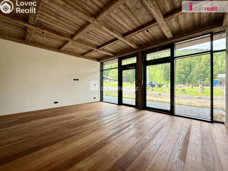 Prodej obchodního prostoru Harrachov č. 8