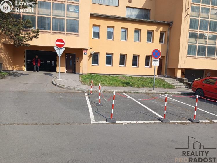 Prodej garáže Praha, Lovosická č. 11