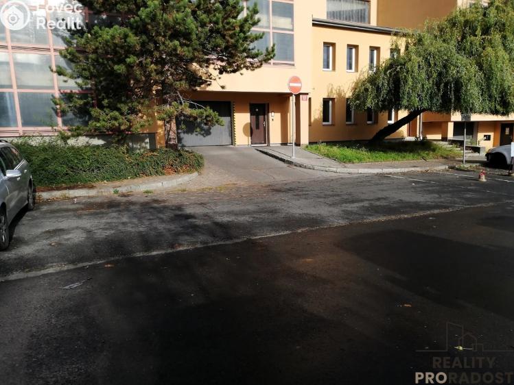 Pronájem garážového stání Praha, Lovosická č. 5