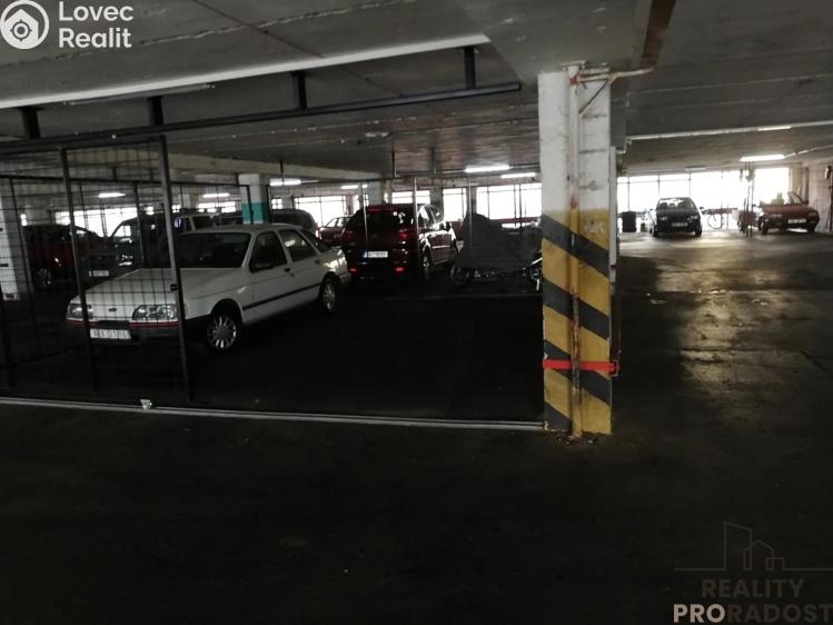Pronájem garážového stání Praha, Lovosická č. 7
