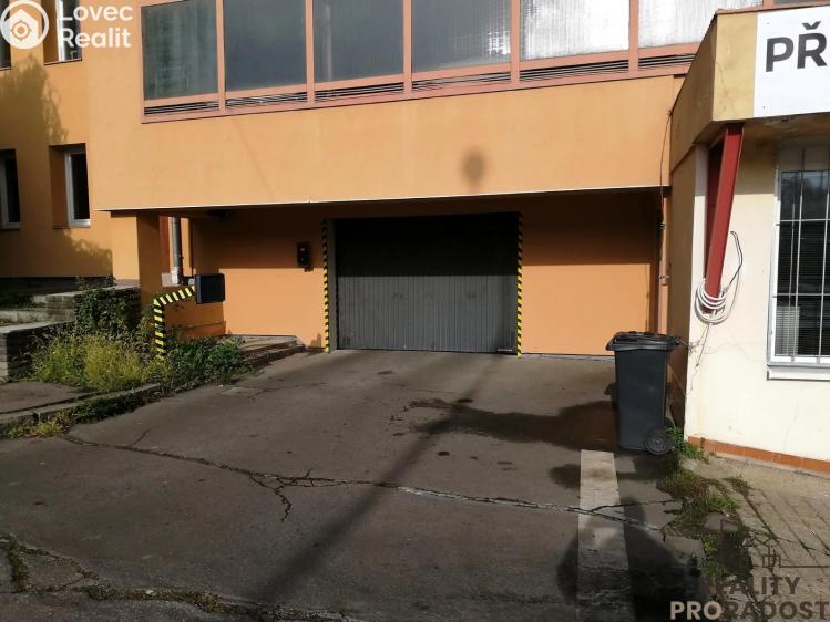 Pronájem garážového stání Praha, Lovosická č. 8