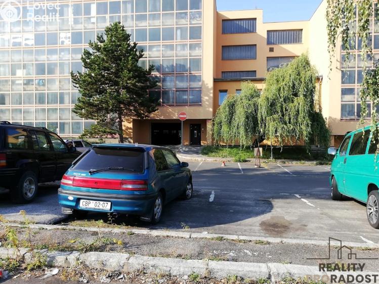 Pronájem garážového stání Praha, Lovosická č. 9