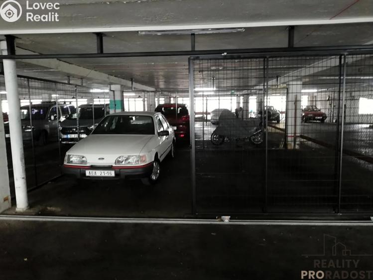 Pronájem garážového stání Praha, Lovosická č. 4