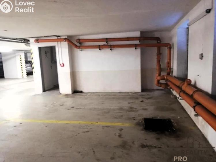 Pronájem garážového stání Praha, Petržílkova č. 5