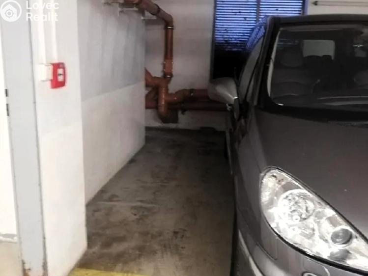 Pronájem garážového stání Praha, Petržílkova č. 8