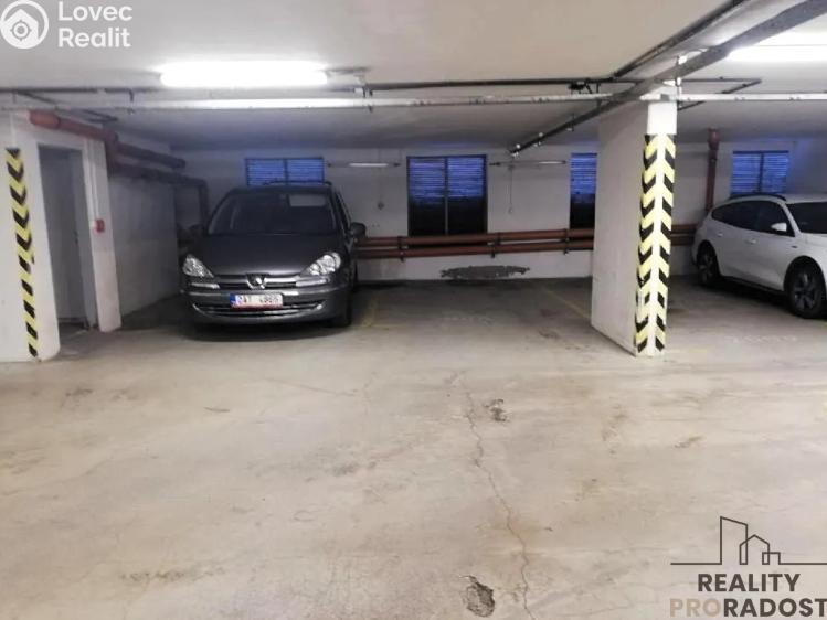 Pronájem garážového stání Praha, Petržílkova č. 13