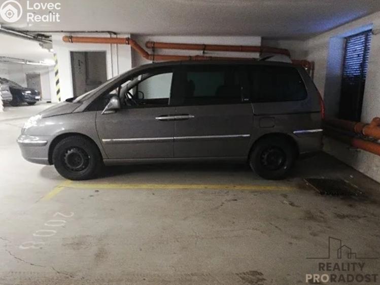 Pronájem garážového stání Praha, Petržílkova č. 14