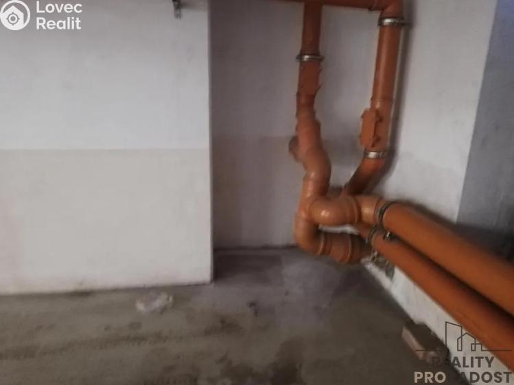 Pronájem garážového stání Praha, Petržílkova č. 7