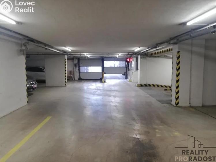 Pronájem garážového stání Praha, Petržílkova č. 15