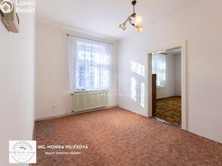 Prodej bytu 2+1 Krnov, Chářovská č. 11