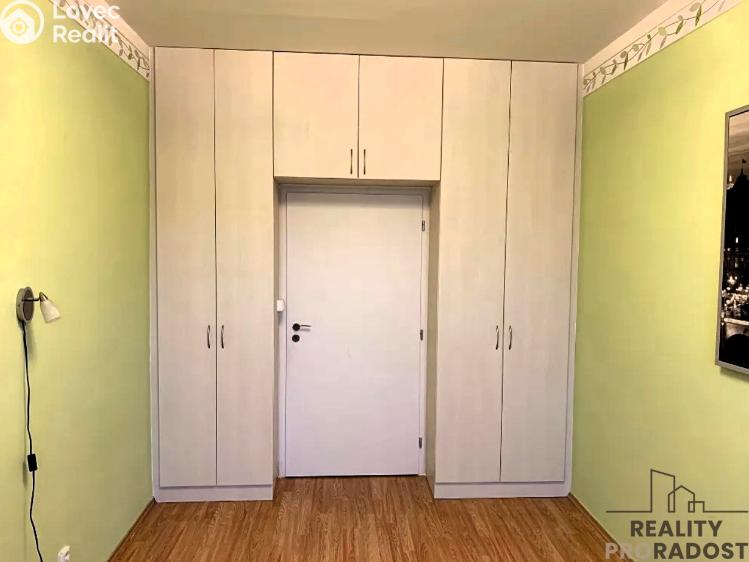 Pronájem bytu 3+1 Praha, Bělohorská č. 6