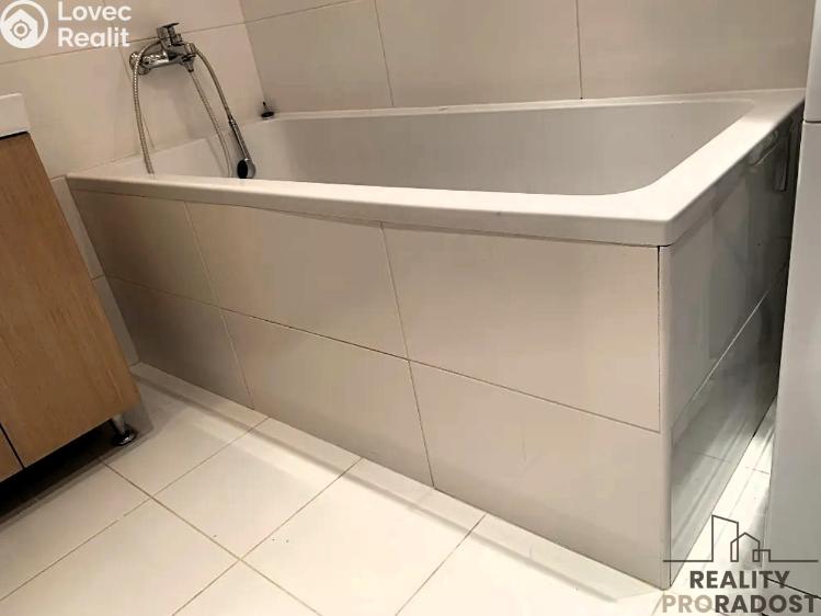 Pronájem bytu 3+1 Praha, Bělohorská č. 14