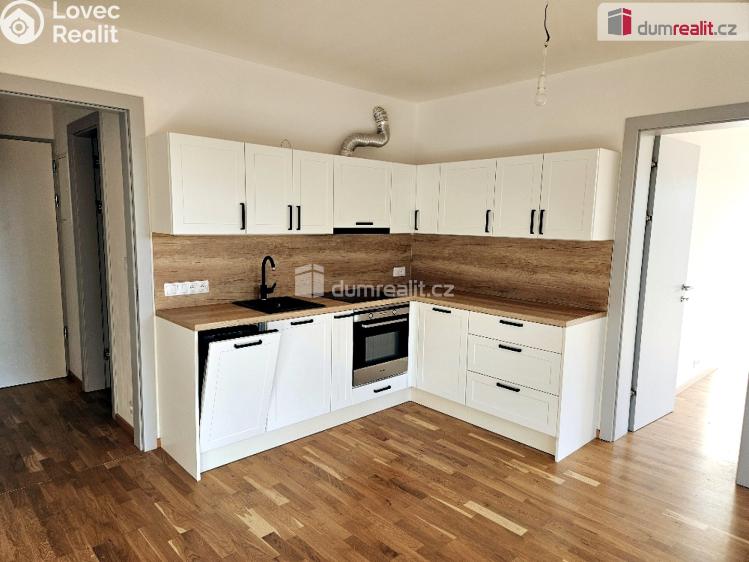 Аренда квартиры 2+KK Kamenice, Ringhofferova č. 1