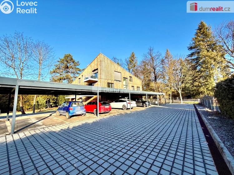 Аренда квартиры 2+KK Kamenice, Ringhofferova č. 10