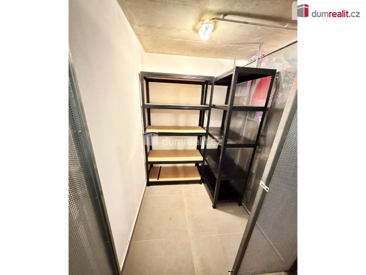 Аренда квартиры 2+KK Kamenice, Ringhofferova č. 11