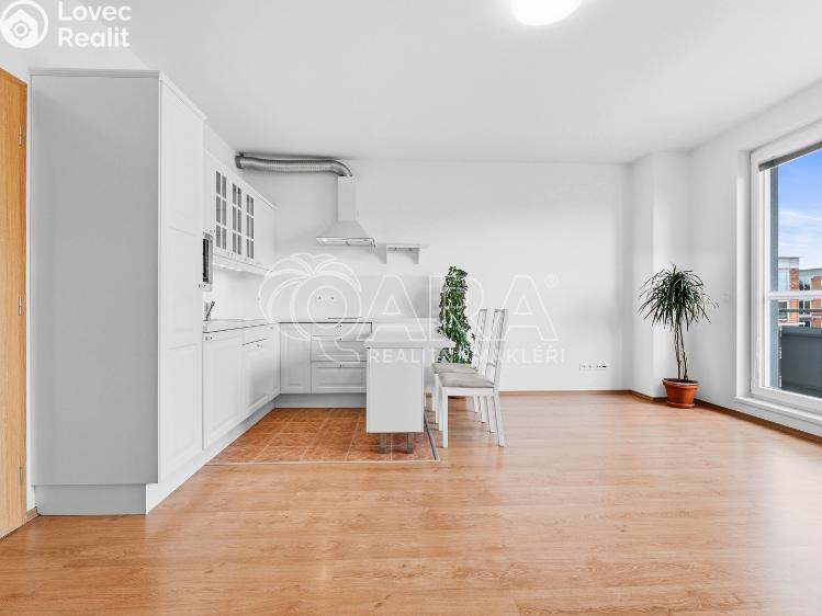 Prodej bytu 1+KK Praha, U uhříněveské obory 1551/8 č. 8