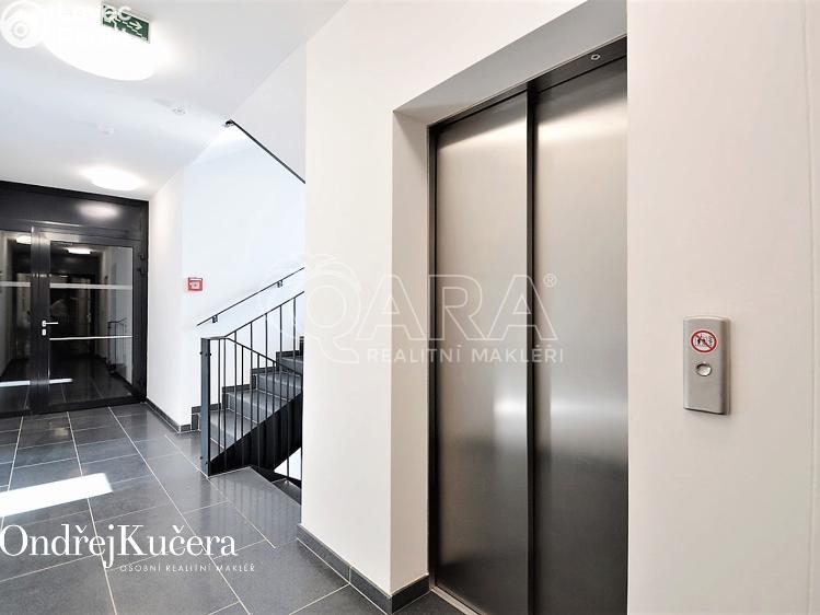 Pronájem bytu 1+KK Praha, Barvitiova 934/2 č. 21