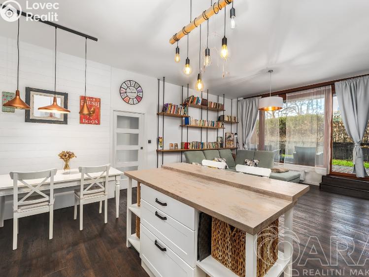 Pronájem bytu 4+KK Čelákovice, náměstí 5. května 2055 č. 7