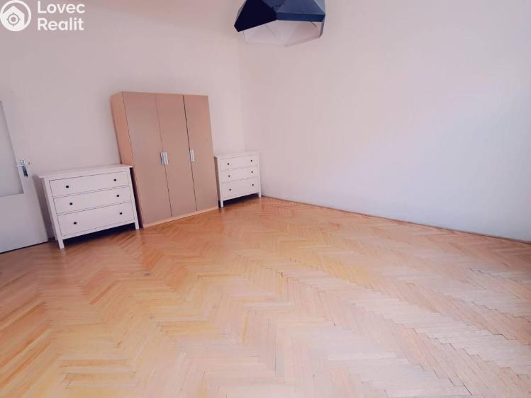 Pronájem bytu 2+KK Praha, Sarajevská č. 7