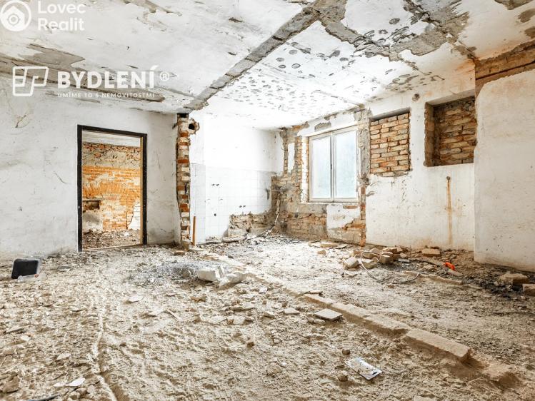 Prodej výrobní haly Malé Březno č. 32