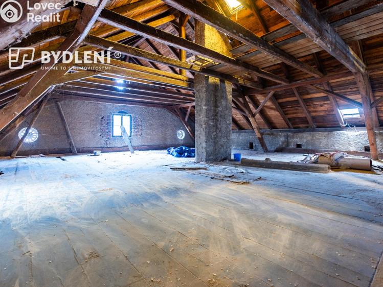 Prodej výrobní haly Malé Březno č. 39