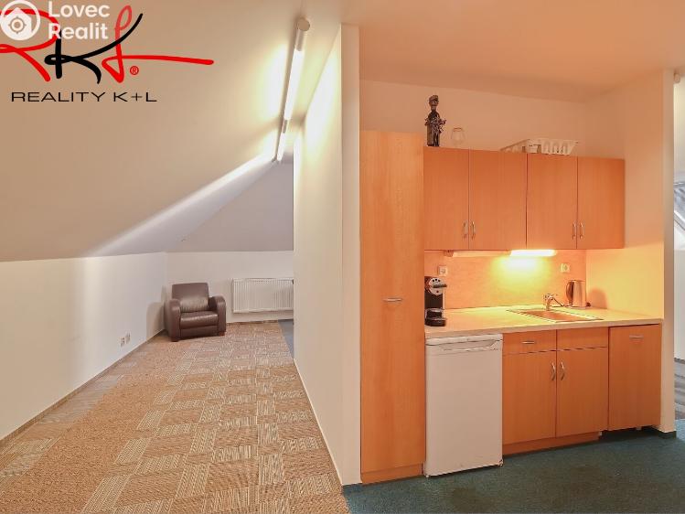 Pronájem kanceláře Roudnice nad Labem, Husovo náměstí č. 7