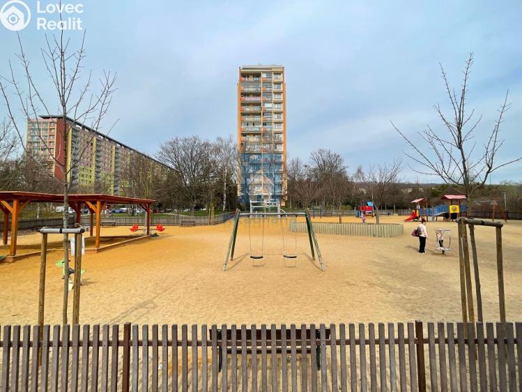 Pronájem bytu 2+KK Praha, Rajmonova č. 17